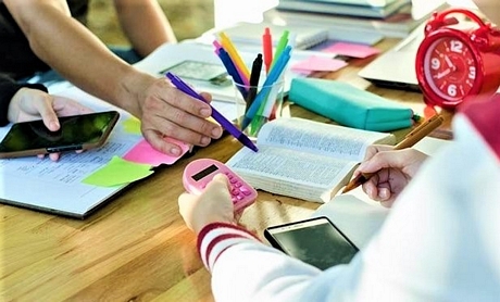 Học trực tuyến được cho sẽ là trào lưu chung sau đại dịch Covid-19; Nguồn: listverse.com