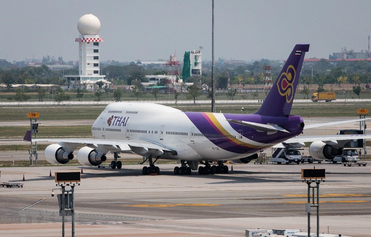 Máy bay của Thai Airways tại sân bay Suvarnabhumi ở Bangkok, Thái Lan, ngày 25/3/2020. (Ảnh: AFP/TTXVN)