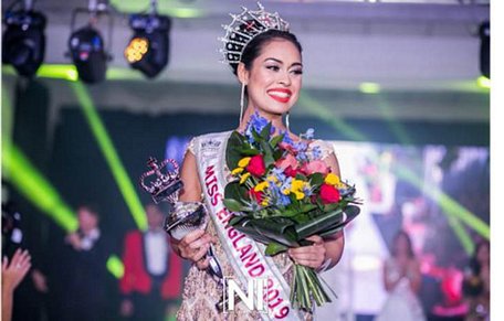 Bhasha Mukherjee tỏa sáng trong đêm chung kết Hoa hậu Anh năm 2019 - Ảnh: MISS ENGLAND