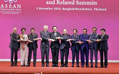 Lãnh đạo các nước ASEAN tại Hội nghị Cấp cao ASEAN lần thứ 35.