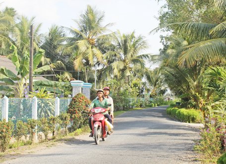 Nhiều tuyến đường giao thông trong tỉnh đã được đầu tư đạt chuẩn, đáp ứng nhu cầu đi lại, thông thương hàng hóa của nhân dân.