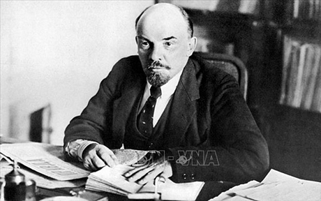 Những phần quà góp phần hỗ trợ cho những hoàn cảnh khó khăn. V.I.Lenin.Ảnh: Tư liệu