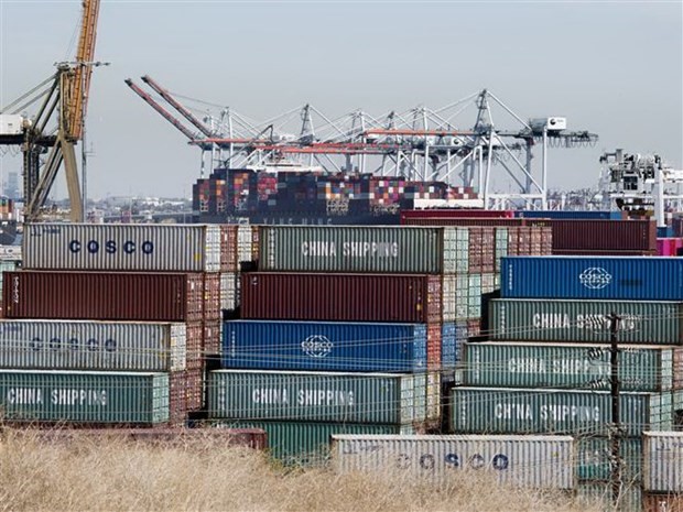 Tàu container của Trung Quốc và các quốc gia châu Á cập cảng Long Beach, bang California, Mỹ ngày 14/9/2019. (Ảnh: AFP/TTXVN)