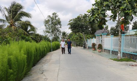 Những tuyến đường liên ấp được hoàn thành giúp người dân xã Tân Long Hội giao thương thuận lợi, góp phần xây dựng xã nông thôn mới.