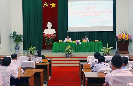 Lãnh đạo UBND tỉnh gặp gỡ, đối thoại giải quyết khó khăn vướng mắc cho doanh nghiệp sáng 1/6/2020.
