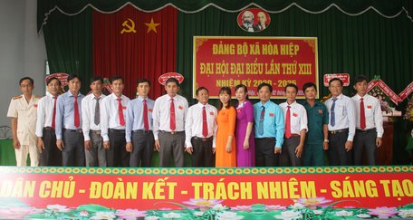 Cấp ủy khóa mới ra mắt, hứa hẹn và nhận nhiệm vụ.