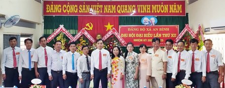 Cấp ủy khóa mới ra mắt và nhận nhiệm vụ