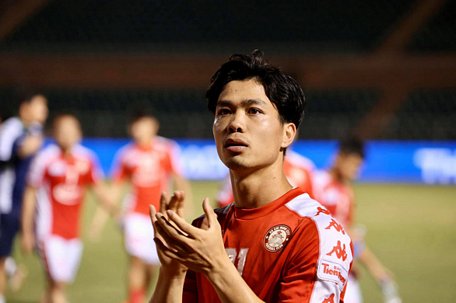 Công Phượng làm lễ đính hôn vào tối 3-6 nên không cùng CLB TPHCM ra Hải Phòng thi đấu vòng 3 V-League 2020 - Ảnh: CLB TPHCM.