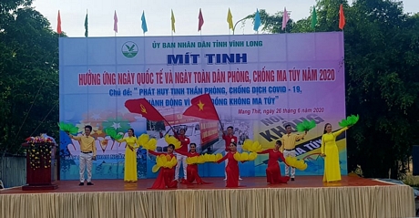 Chương trình văn nghệ hưởng ứng Tháng hành động phòng chống ma túy, ngày quốc tế, ngày toàn dân phòng chống ma túy.