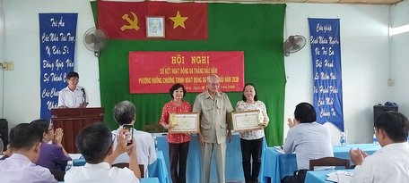 Tại hội nghị sơ kết hoạt động 6 tháng đầu năm vào sáng 30/6/2020, Hội Nạn nhân chất độc da cam/ dioxin, Người khuyết tật và Bảo trợ xã hội tỉnh và cá nhân bà Quách Thanh Vân nhận bằng khen của UBND tỉnh vì có thành tích đóng góp trong phòng chống dịch COVID- 19.