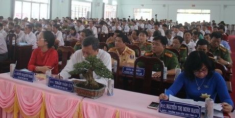 Lãnh đạo tỉnh đến dự đại hội trong phiên trù bị.