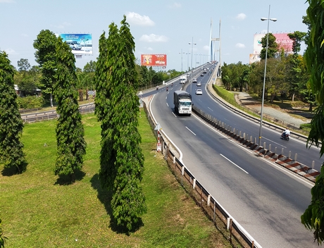 Cầu Mỹ Thuận sau hơn 20 năm khai thác đã trở nên quá tải.