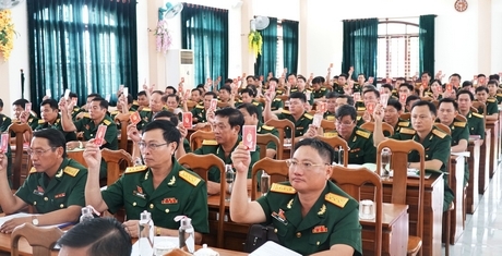 Đại hội biểu quyết thông qua chương trình đại hội chính thức.