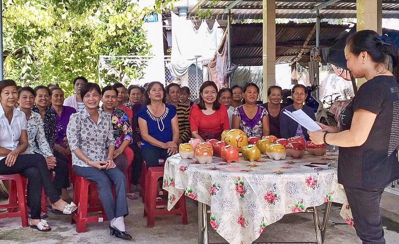 Phong trào góp vốn xoay vòng, nuôi heo đất tiết kiệm giúp các chị có vốn làm ăn, cải thiện cuộc sống.