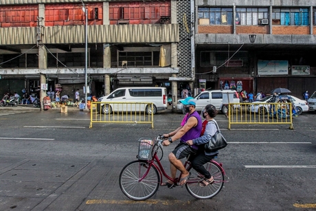   Người dân đeo khẩu trang phòng lây nhiễm COVID-19 tại Manila, Philippines ngày 10/7/2020. Ảnh: THX/TTXVN