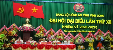 Đoàn Chủ tịch Đại hội Đại biểu Đảng bộ Công an tỉnh lần thứ XII.