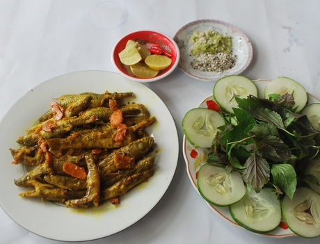 Món cá bống thệ kho nghệ bắt cơm.