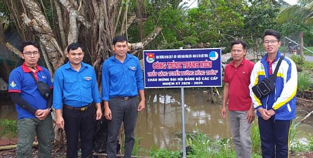 Khánh thành công trình thanh niên thắp sáng tuyến đường nông thôn