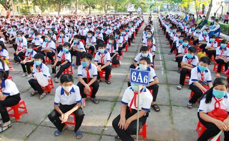  Năm học 2020- 2021, Trường THCS- THPT Hòa Bình có gần 2.000 học sinh.