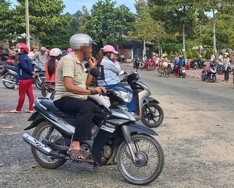 Hút thuốc lá thụ động gây nguy hiểm hơn so với hút thuốc lá chủ động.