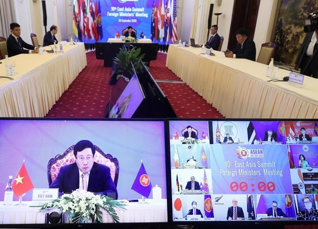 Phó Thủ tướng, Bộ trưởng Ngoại giao Phạm Bình Minh phát biểu tại Hội nghị Bộ trưởng Ngoại giao Cấp cao Đông Á lần thứ 10. (Ảnh: Lâm Khánh/TTXVN)