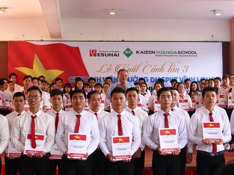 Thanh niên sinh viên Vĩnh Long sang Nhật Bản làm việc.