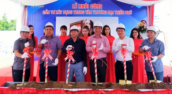 Trung tâm Thương mại Thiên Phú Center được khởi công xây dựng tại TP Vĩnh Long hồi tháng 6/2020.