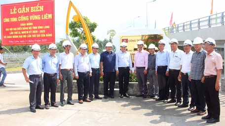 Cống ngăn mặn Vũng Liêm ứng dụng công nghệ hiện đại vừa được khánh thành.