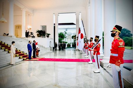 Lễ đón Thủ tướng Nhật Bản tại cung điện Tổng thống ở Bogor. Nguồn: Văn phòng Tổng thống