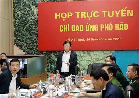 Phó Thủ tướng Trịnh Đình Dũng, Trưởng ban Chỉ đạo Trung ương về phòng, chống thiên tai phát biểu. Ảnh: Vũ Sinh/TTXVN