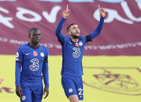  Hakim Ziyech ăn mừng bàn mở tỉ số cho Chelsea - Ảnh: REUTERS