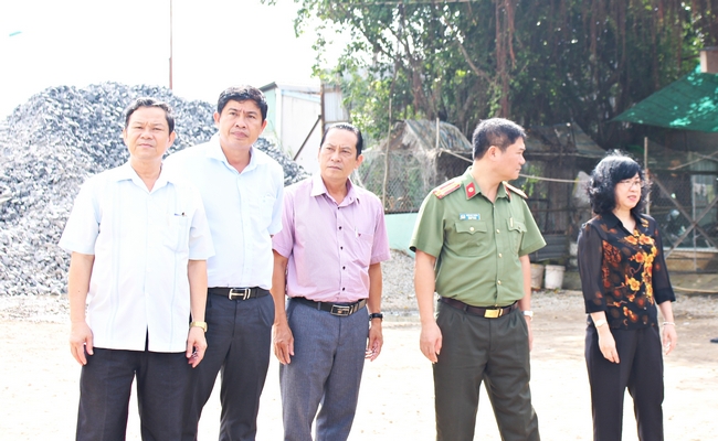 Khảo sát tình trạng ô nhiễm môi trường của một số cơ sở sản xuất- kinh doanh vật liệu xây dựng trên đường Phan Văn Đáng.