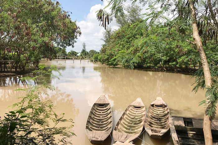 Tham quan Khu du lịch Vàm Hồ.