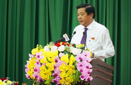 Ông Bùi Văn Nghiêm- Phó Bí thư Thường trực Tinh ủy, Chủ tịch HĐND tỉnh phát biểu bế mạc kỳ họp.