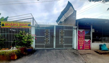 Hiện trạng tại cơ sở sản xuất than đá và hộ bà Nghĩa.