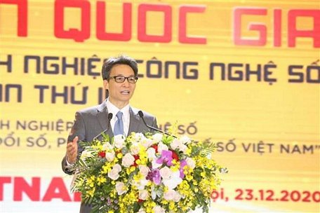 Phó Thủ tướng Vũ Đức Đam phát biểu tại Diễn đàn quốc gia phát triển doanh nghiệp cộng đồng công nghệ số. Ảnh: TTXVN