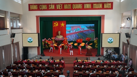 Văn nghệ chào mừng.