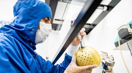 Tim nhân tạo có trọng lượng 900 g, gấp 3 lần tim người - Ảnh:uktech