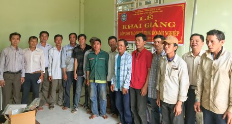 Đào tạo nghề cho lao động nông thôn theo đặt hàng của doanh nghiệp với các nghề: may công nghiệp, cơ khí- hàn nở rộ trong năm qua.