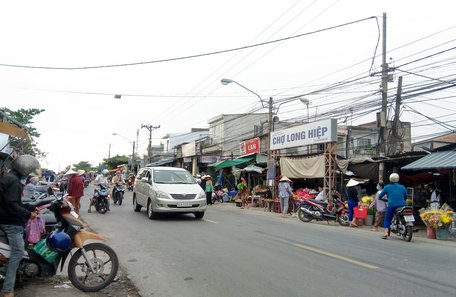 Một trong những nhiệm vụ năm 2021 của ngành thuế là góp phần tích cực hỗ trợ doanh nghiệp, NNT khôi phục sản xuất kinh doanh, sớm vượt qua khó khăn do COVID-19 trong điều kiện bình thường mới.