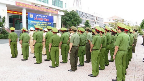 Lực lượng công an đồng loạt ra quân tấn công, trấn áp các loại tội phạm.