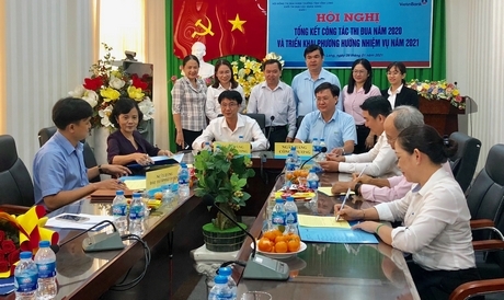 Các đơn vị ký kết giao ước thi đua năm 2021.