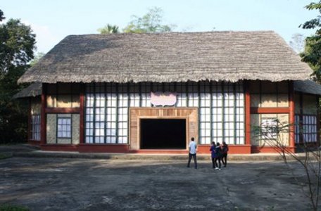  Hội trường nơi diễn ra Đại hội lần thứ II của Đảng.