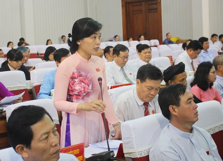 Thông qua hoạt động chất vấn đã có nhiều vấn đề được cơ quan chức năng giải quyết thấu đáo, đáp ứng nguyện vọng của cử tri, nhân dân.