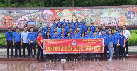 Công tác giáo dục truyền thống được Đoàn khối chú trọng thực hiện.