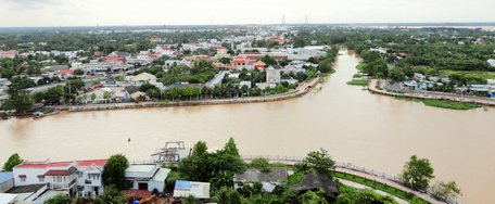 Từ một tỉnh thuần nông, dưới sự lãnh đạo của Đảng, đến nay Vĩnh Long đã hoàn thành mục tiêu trở thành tỉnh khá trong khu vực.