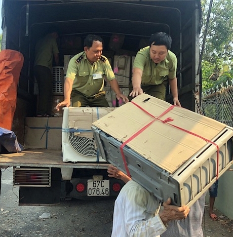 Nhiều vụ vận chuyển hàng hóa không rõ nguồn gốc xuất xứ bị phát hiện trên khâu lưu thông.