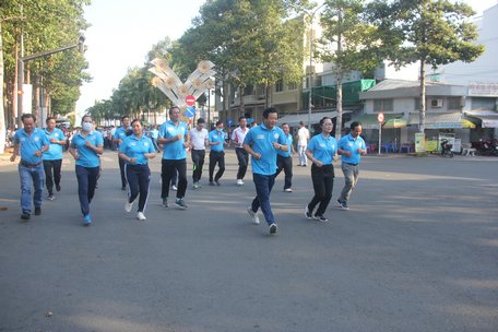 Tham gia Ngày chạy Olympic có các đồng chí lãnh đạo tỉnh