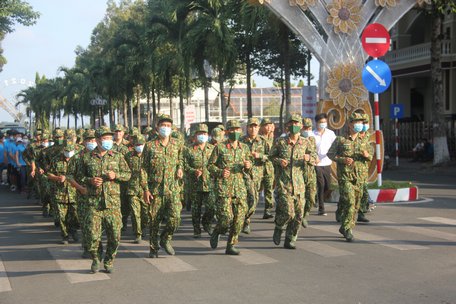 Các em học sinh tham gia Ngày chạy Olympic