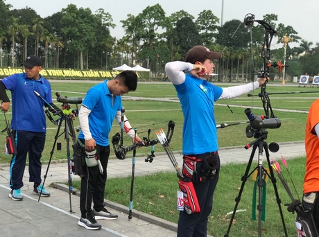 Các VĐV Vĩnh Long tham gia thi đấu sau lễ khai mạc.